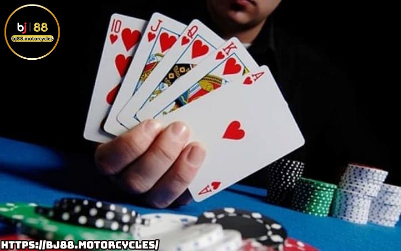 Mới chơi Sâm lốc BJ88? Đừng lo! Nắm vững luật chơi cơ bản để tự tin chinh phục mọi ván đấu